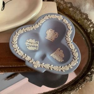Wedgewood Jasperware England small dish 4”